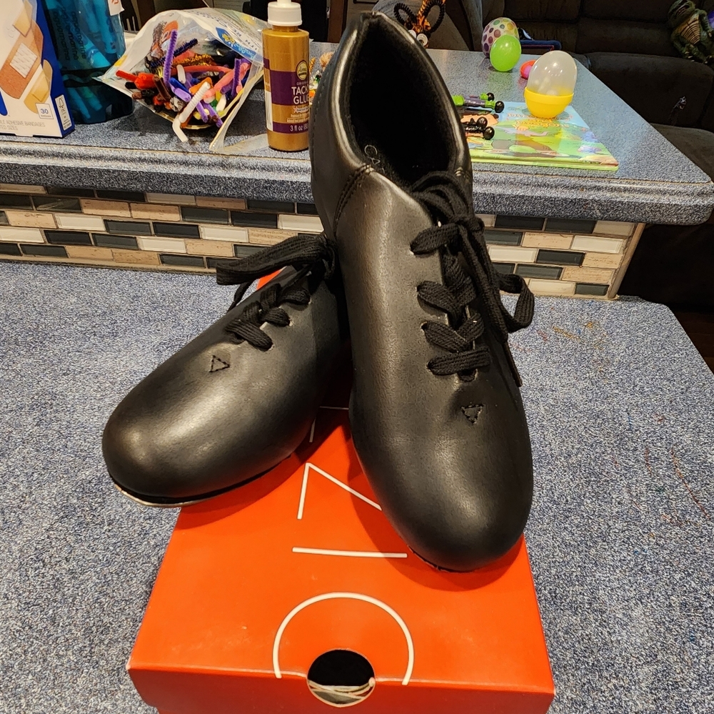 NEW IN BOX Capezio Women's Tap Shoes